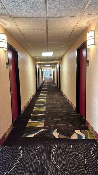 More Photos Of 4142 S Noland Rd, Independence Hotel For Sale