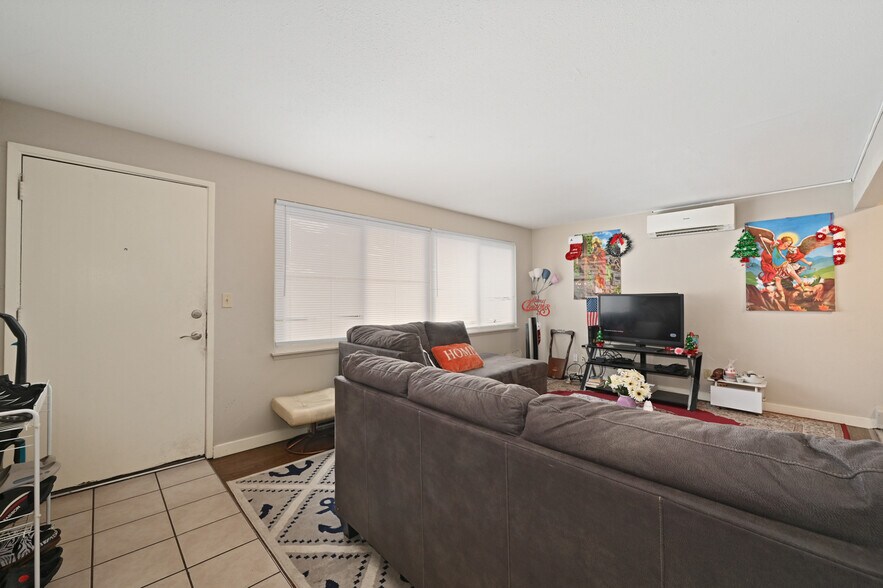 More Photos Of 8340 Rainier Ave S, Seattle Multifamily For Sale