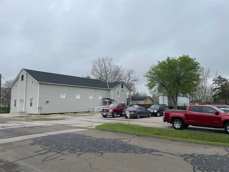 More Photos Of 311 E Homan St, Baytown Religious Facility For Sale