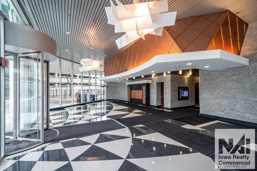 More Photos Of 425 2nd St SE, Cedar Rapids Office For Sale