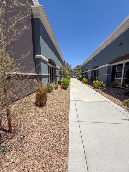 More Photos Of 2950 W Horizon Ridge Pky, Henderson Office For Sale