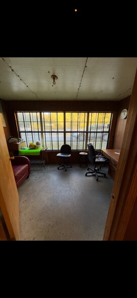 More Photos Of 135 Dixon Springs Hwy, Carthage Convenience Store For Sale