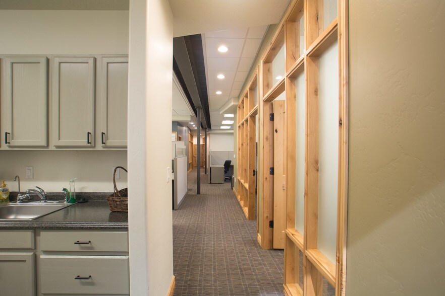 More Photos Of 260 S 2500 W, Pleasant Grove Office For Lease