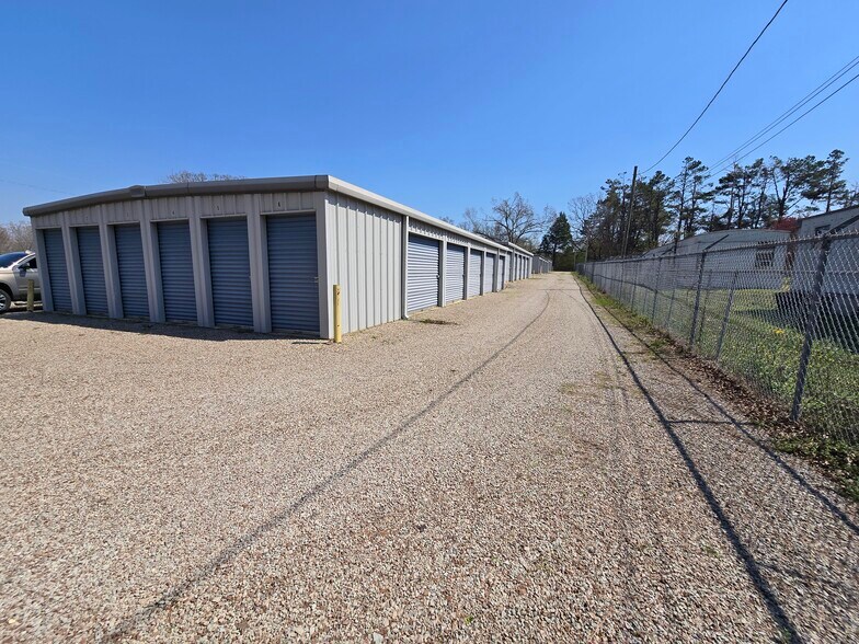 More Photos Of 360 Black Pl, Savannah Self Storage For Sale