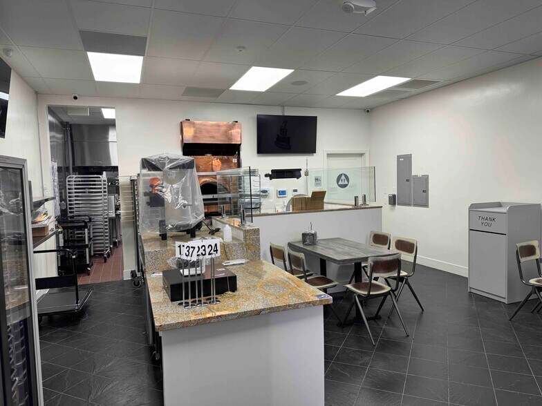 More Photos Of 117 W California Blvd, Pasadena General Retail For Sale