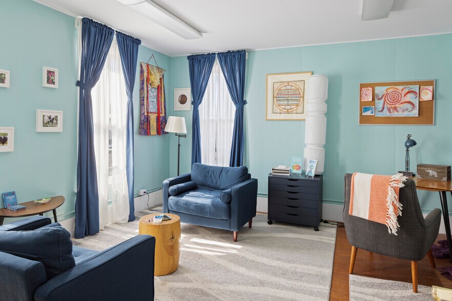 More Photos Of 78 Green St, Hudson Freestanding For Sale