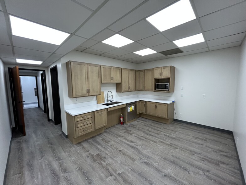 More Photos Of 20355 Hawthorne Blvd, Torrance Office For Lease