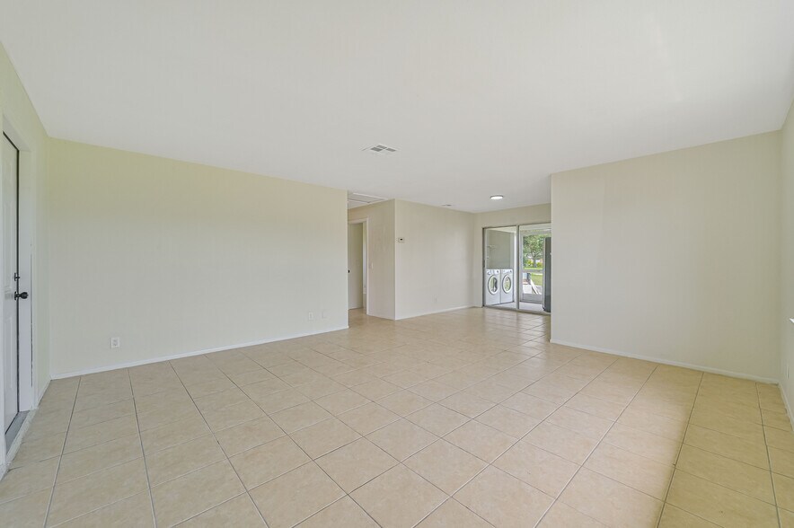 More Photos Of 937 SE 23rd Pl, Cape Coral Apartments For Sale