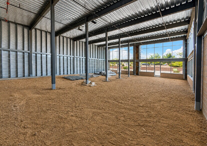 More Photos Of 10880 Unser Blvd NW, Albuquerque Self Storage For Lease