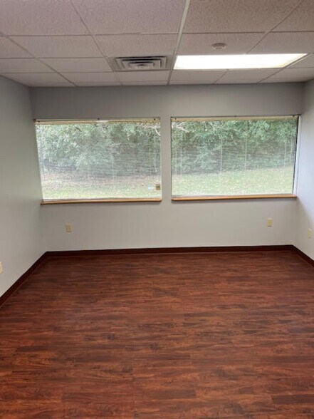 More Photos Of 411 W Lake Lansing Rd, East Lansing Unknown For Lease
