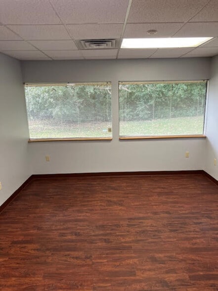 More Photos Of 411 W Lake Lansing Rd, East Lansing Unknown For Lease