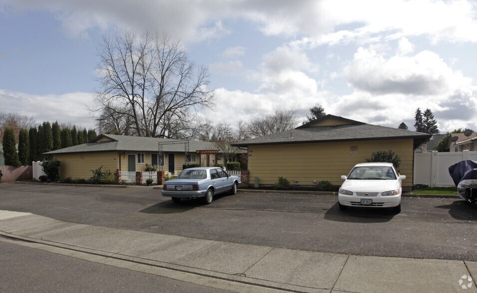 More Photos Of 3118-3124 19th Pl, Forest Grove Apartments For Sale