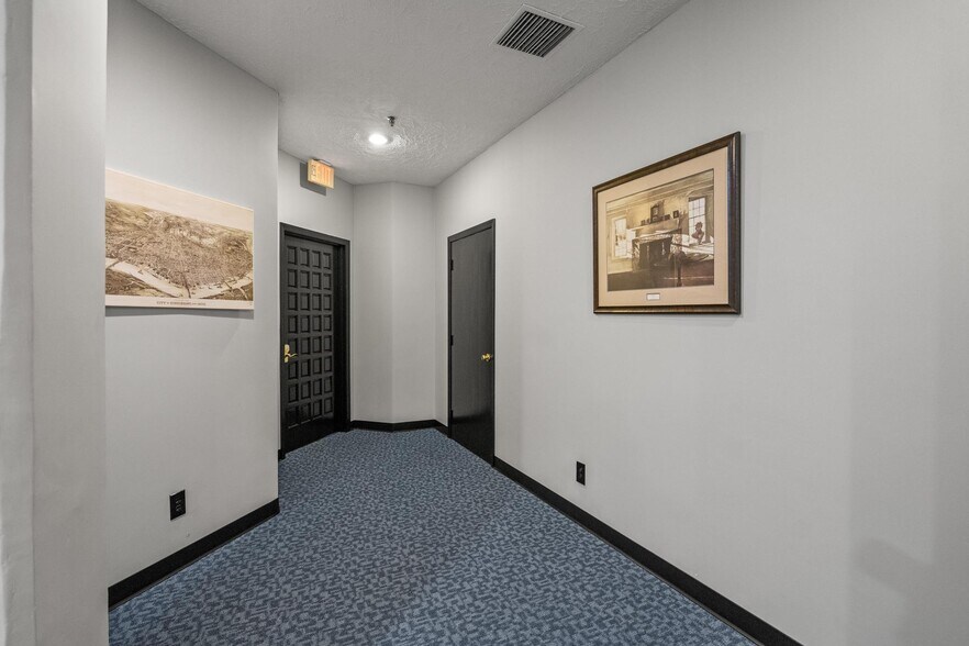 More Photos Of 817 Main St, Cincinnati Coworking Space