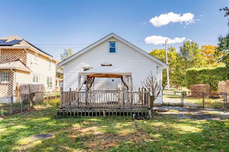 More Photos Of 29 Wilson Ave, Manalapan Township Medical For Sale