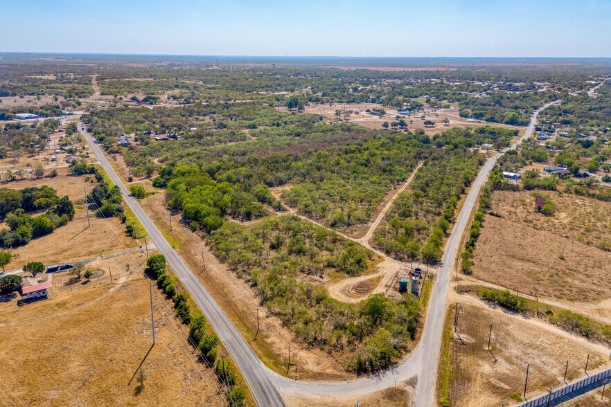 More Photos Of TBD HACKBERRY St, Luling Land For Sale