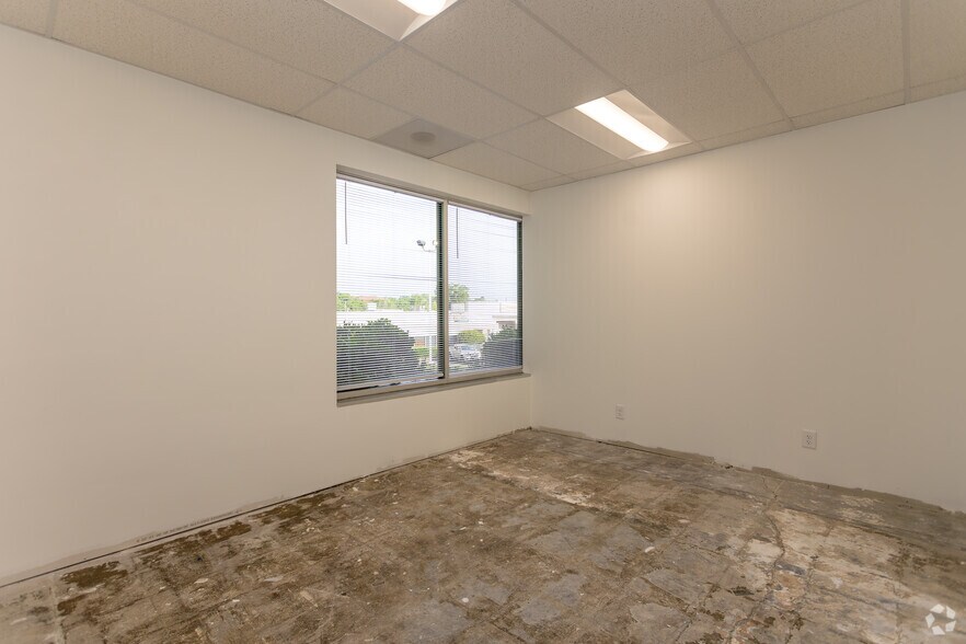 More Photos Of 5100 Reagan Dr, Charlotte Unknown For Lease