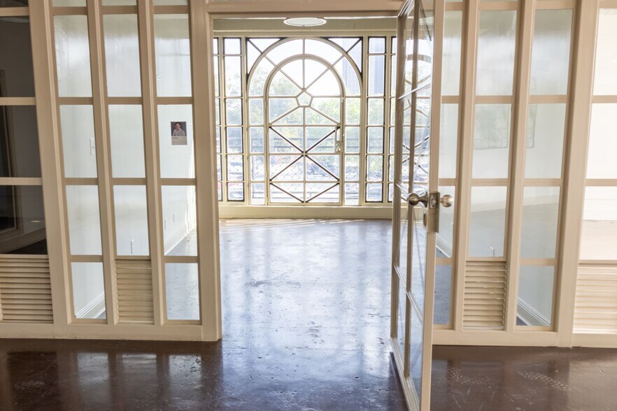 More Photos Of 500 N Main Ave, San Antonio Loft Creative Space For Sale