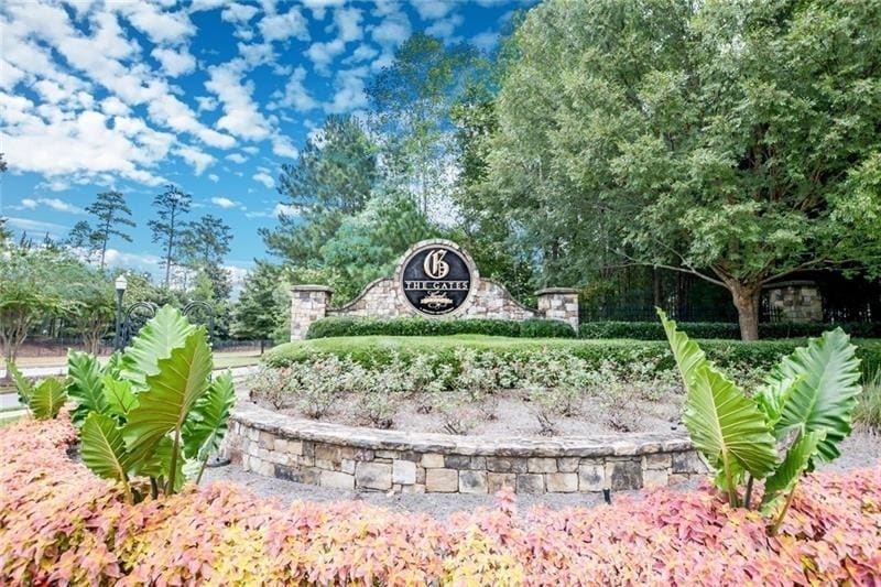 More Photos Of 5400 Laurel Springs Pky, Suwanee Office Residential For Sale