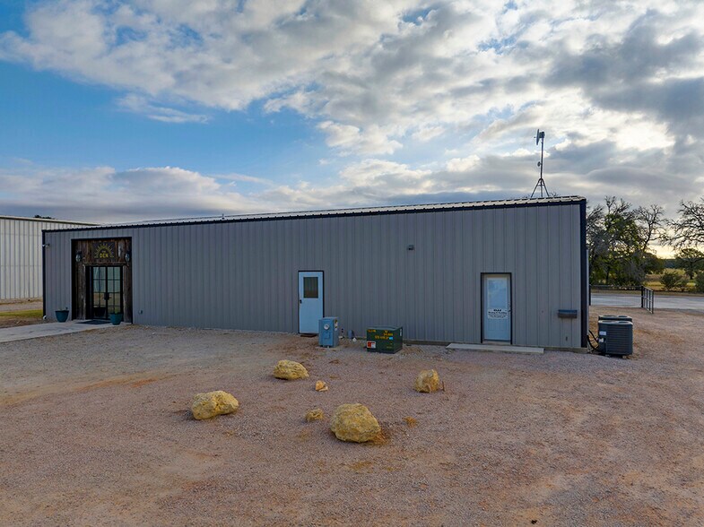 More Photos Of 241 Miracle Mile, Stonewall Office Residential For Lease