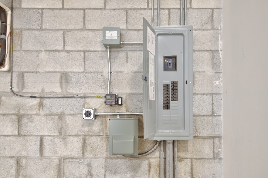 More Photos Of 7040 SE Federal Hwy, Hobe Sound Warehouse For Sale