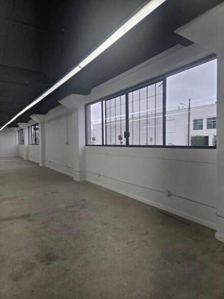 More Photos Of 4500 District Blvd, Vernon Manufacturing For Lease