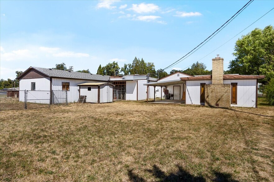 More Photos Of 4432 Carnes Rd, Roseburg Convenience Store For Sale