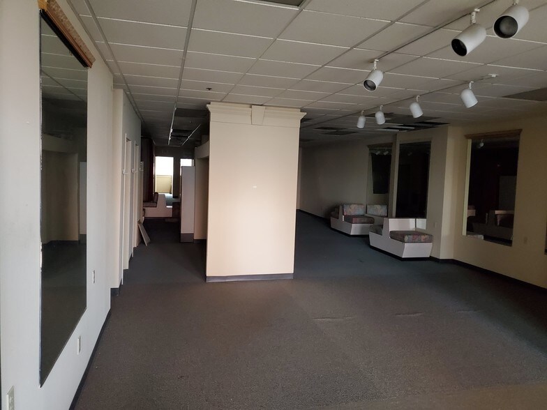 More Photos Of 133 W 4th St, Cincinnati Office For Sale