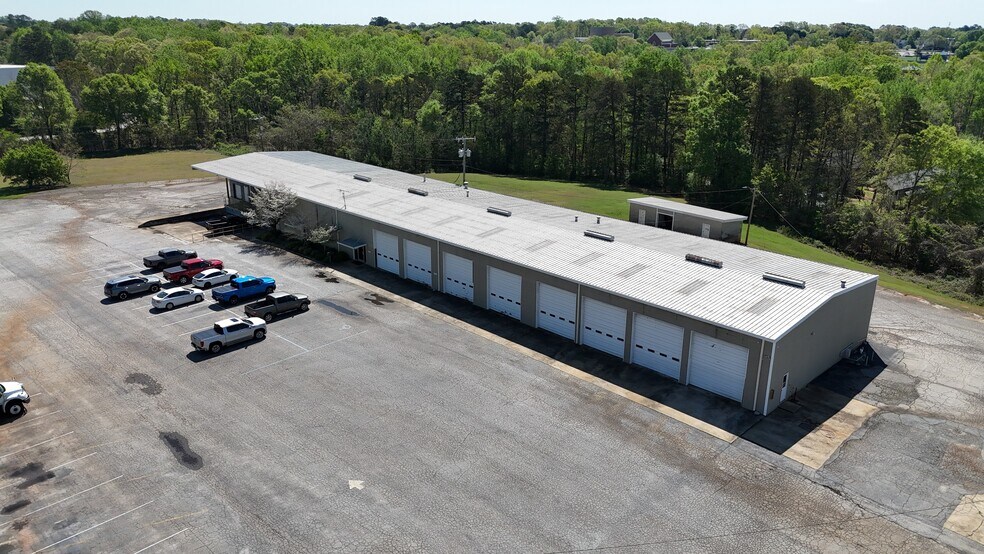 More Photos Of 4613 Dairy Dr, Greenville Distribution For Lease
