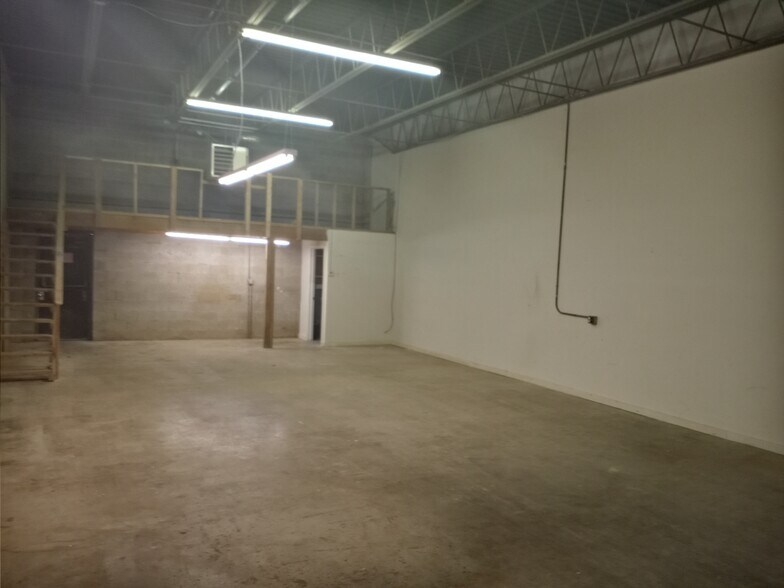 More Photos Of 4570 E Bristol Rd, Feasterville Trevose Light Manufacturing For Sale