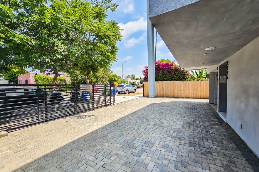 More Photos Of 2223 S Highland Ave, Los Angeles Apartments For Sale