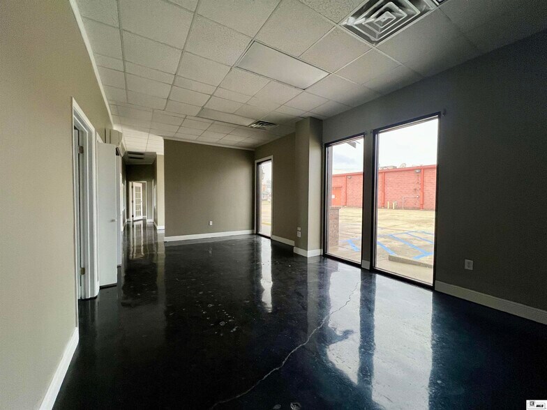 More Photos Of 5324 Cypress St, West Monroe Medical For Lease