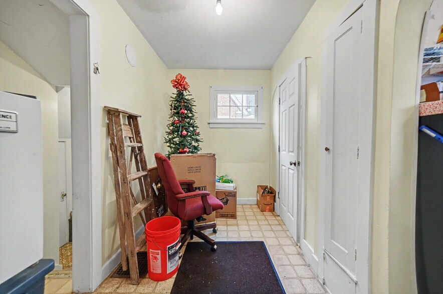 More Photos Of 743 1/2 Harding Way W, Galion Office Residential For Sale