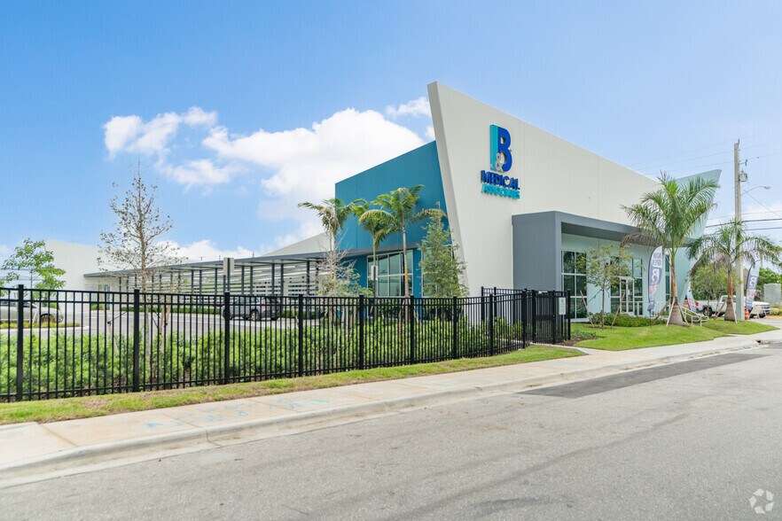 More Photos Of 101 NW 12th St, Pompano Beach Medical For Lease