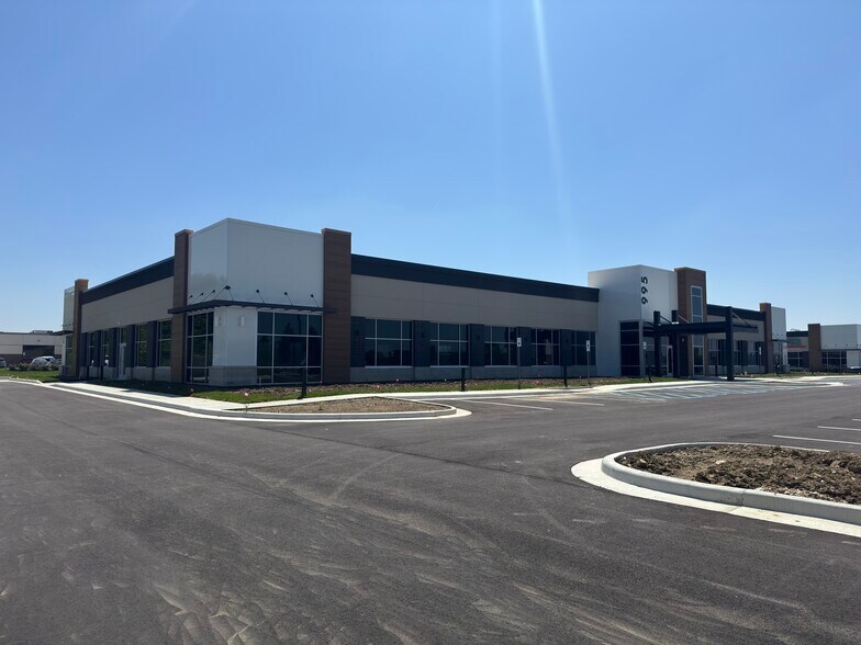 More Photos Of 905 N Emerson Ave, Greenwood Medical For Lease