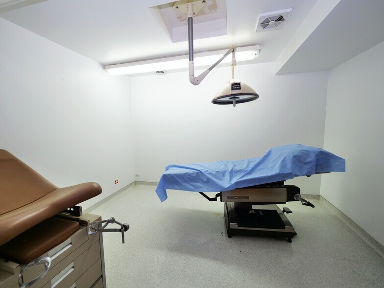 More Photos Of 6441-6453 S Pulaski Rd, Chicago General Retail For Sale