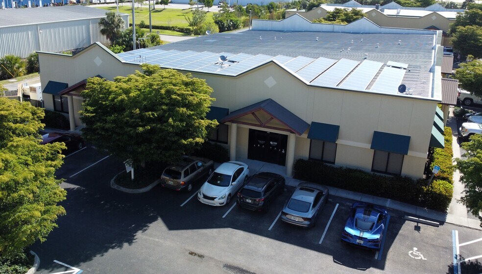More Photos Of 10970 S Cleveland Ave, Fort Myers Office For Sale