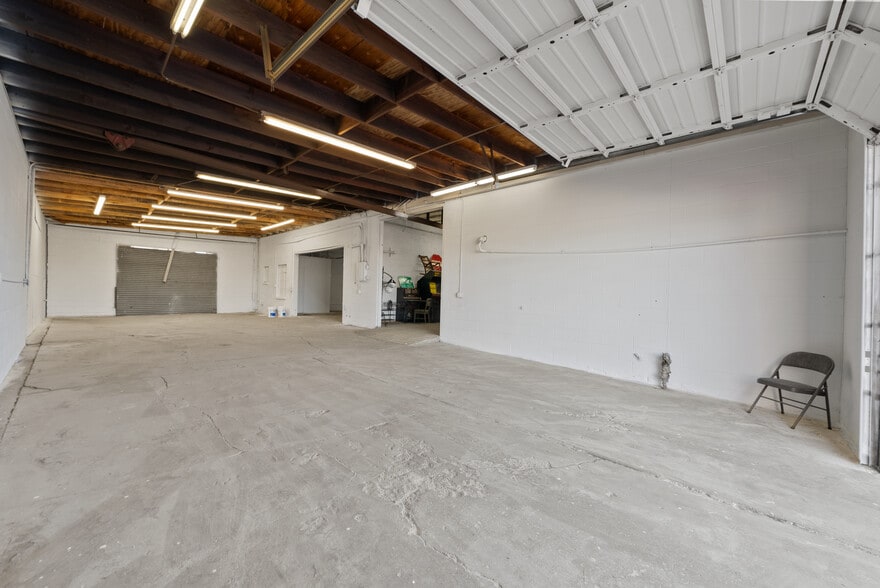 More Photos Of 44632 Trevor Ave, Lancaster Light Manufacturing For Sale