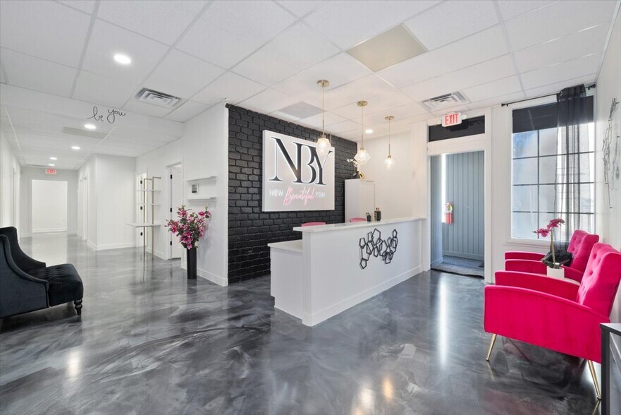 More Photos Of 204 S Durbin St, Casper Flex For Lease