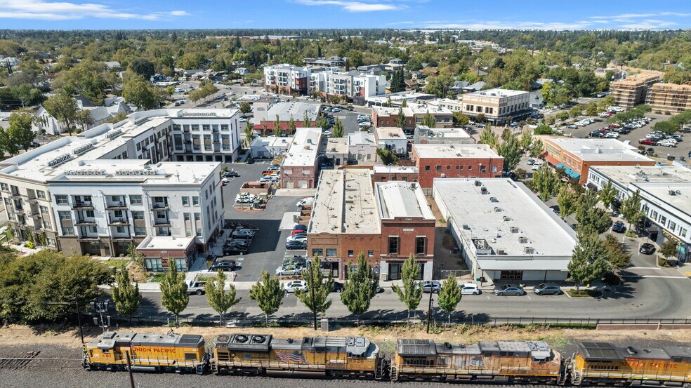 More Photos Of 112 Pacific St, Roseville Apartments For Lease