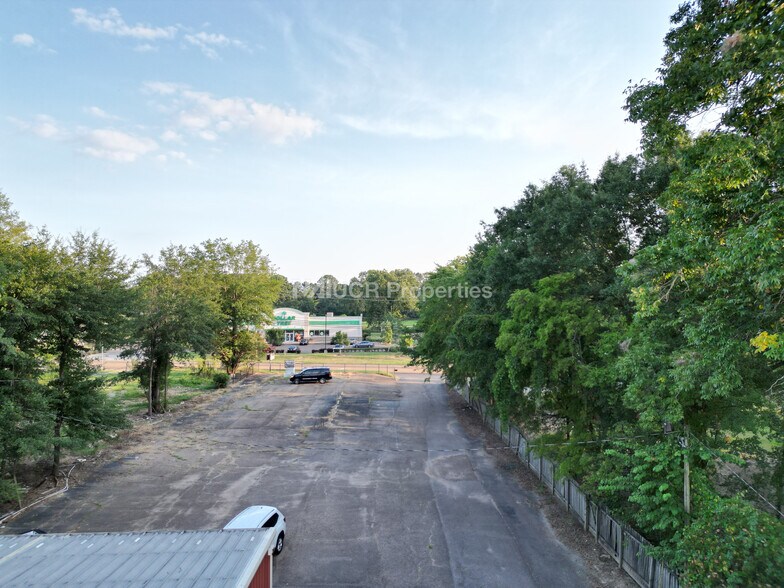 More Photos Of 831 E Peace St, Canton Distribution For Sale