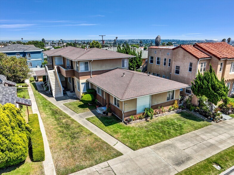 More Photos Of 6006 Overhill Dr, Los Angeles Apartments For Sale