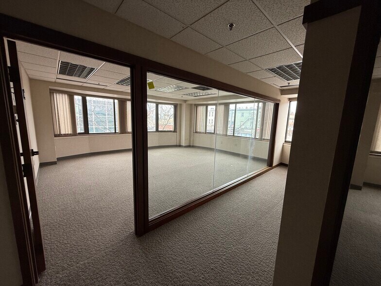 More Photos Of 76 Saint Paul St, Burlington Office Residential For Sale