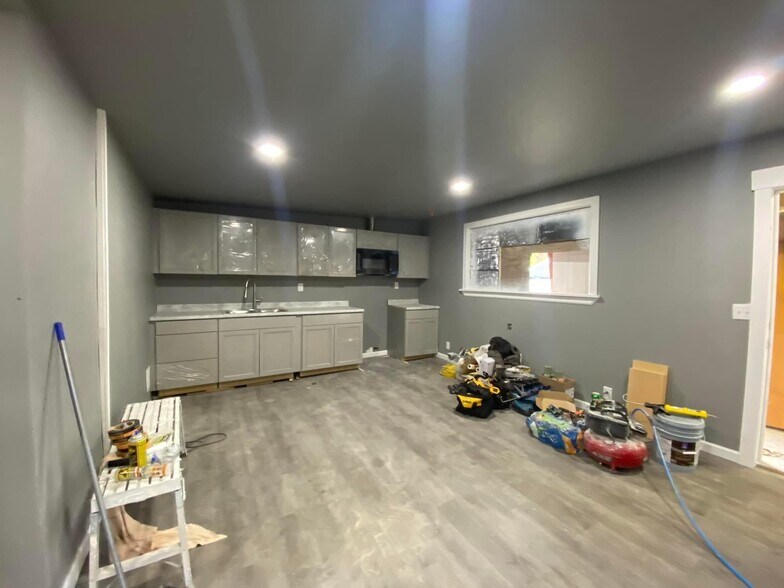 More Photos Of 616 Columbia Ave, Bridgeport Multifamily For Sale