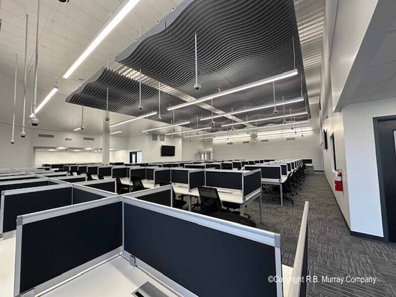 More Photos Of 1343 E Kingsley St, Springfield Office For Lease