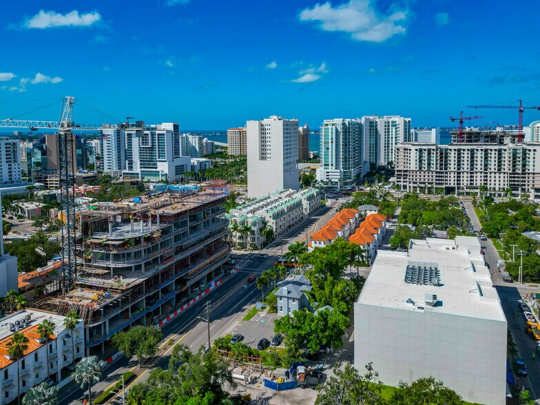 More Photos Of 1345 2nd St, Sarasota Office Residential For Sale