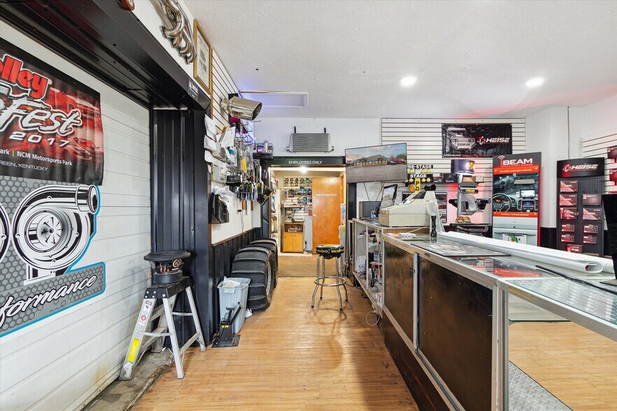 More Photos Of 3159 W Monroe Rd, Alma Freestanding For Sale