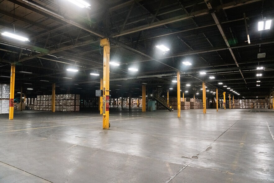 More Photos Of 450 Sherman Av N, Hamilton Industrial For Lease
