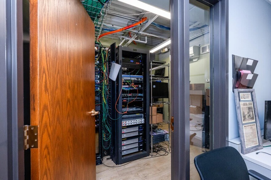 More Photos Of 521 Langley Ave, Saint Joseph Industrial For Sale