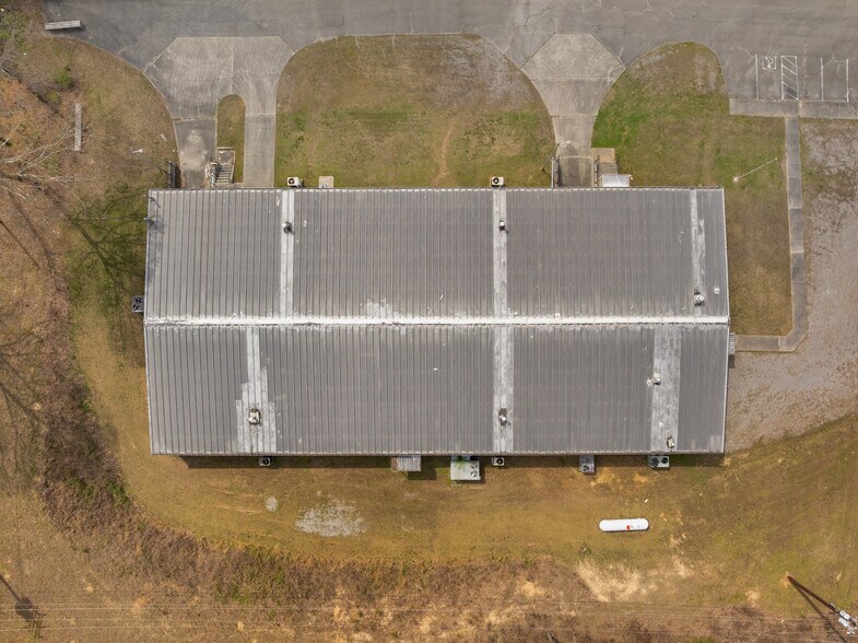 More Photos Of 205 Industrial Pike, Whitwell Manufacturing For Sale