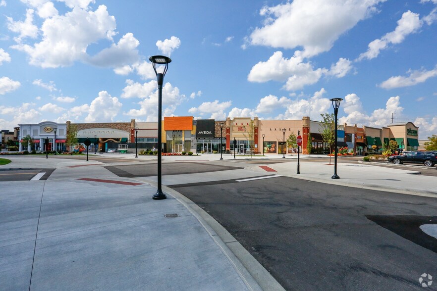 More Photos Of 5515-5805 Deerfield Blvd, Mason Storefront For Lease